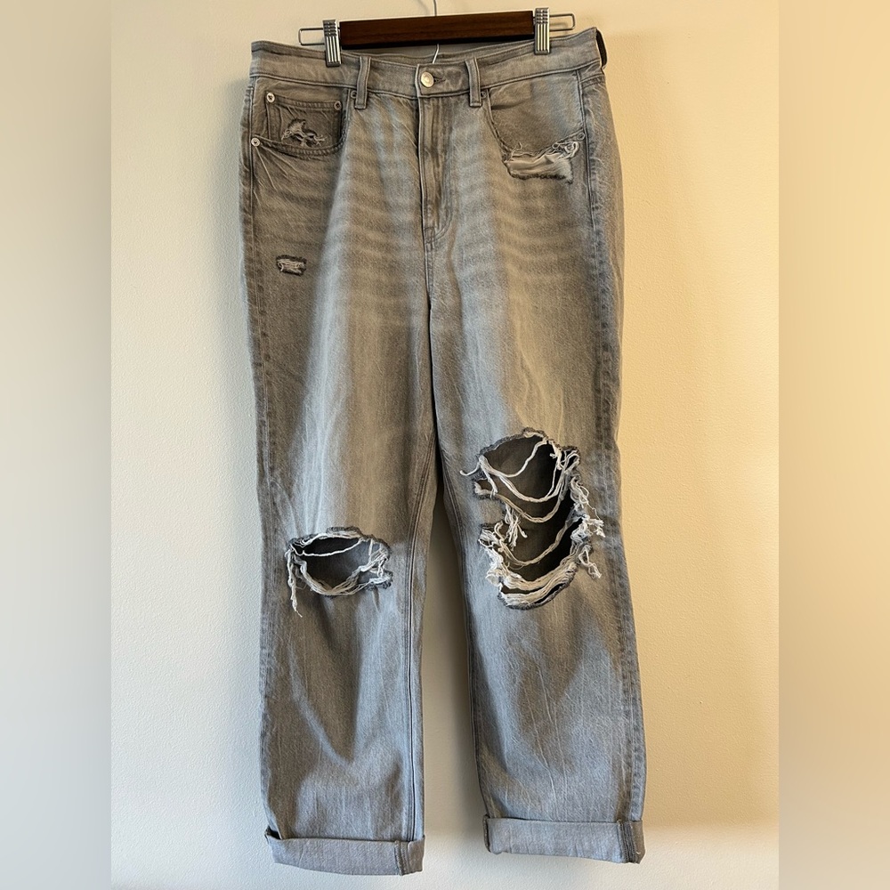 AE Highest Rise 90’s Boyfriend Ripped Haze Grey Jeans NWOT
